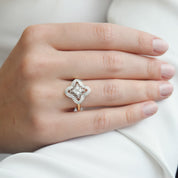 Anillo Bi color Oro Amarillo y Blanco Diamantes