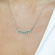 Collar barrita esmeraldas colgantes