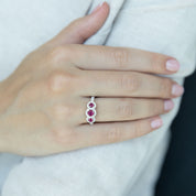 Anillo Tricillo rubíes