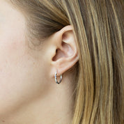 Argollas Julie zafiros Oro Blanco 14 Kilates