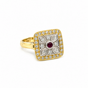 Anillo Oro Amarillo Diamantes y Rubí
