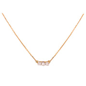 Collar placa tres diamantes