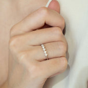 Anillo medio cintillo