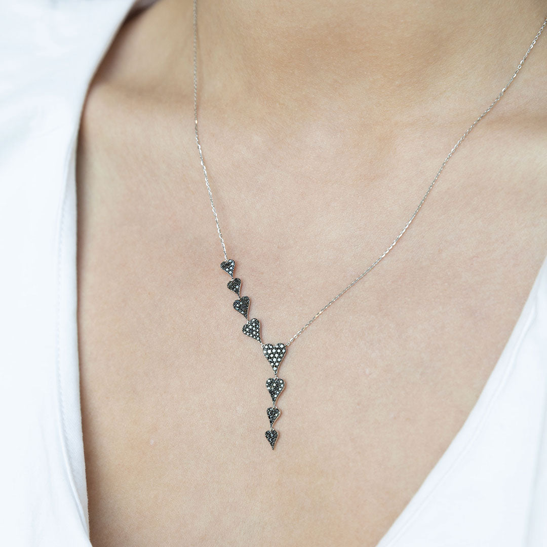 collar-corazones-negros.jpg