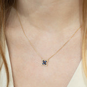 Collar flor zafiro y diamantes
