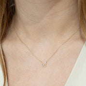 Collar mariposa hueca